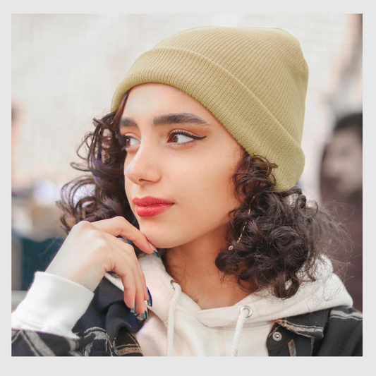 Bonnet en satin de chez Quebecelle